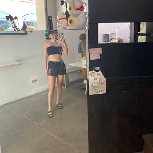 Meet your Posher, Besa